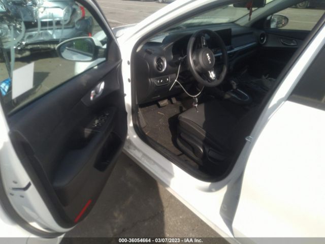 3KPF24AD0NE468189 KIA Forte Lxs