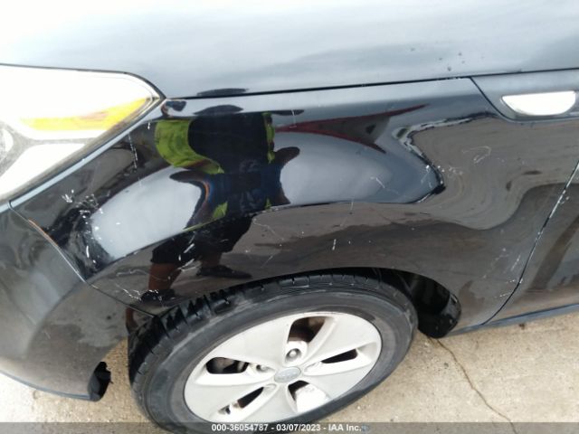 KNDJN2A29E7003334 KIA Soul Base