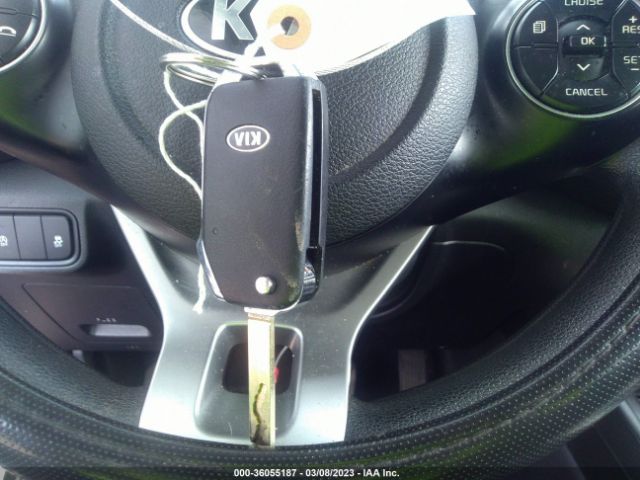 KNDJ23AU5L7037395 KIA SOUL LX