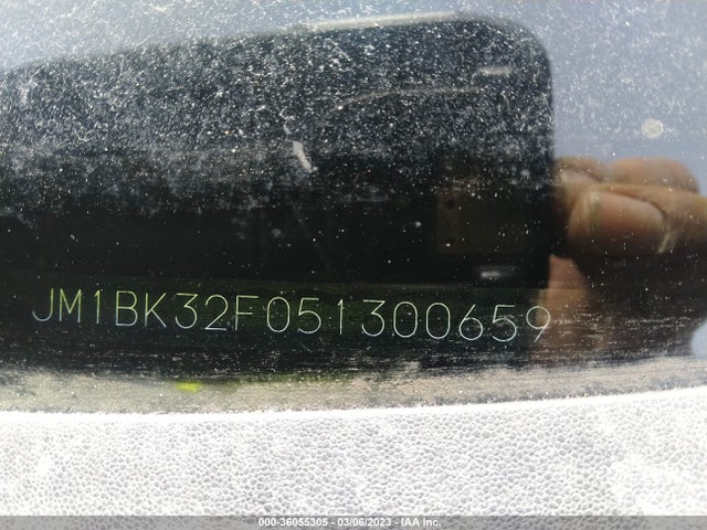 2005 MAZDA MAZDA3 I VIN: JM1BK32F051300659