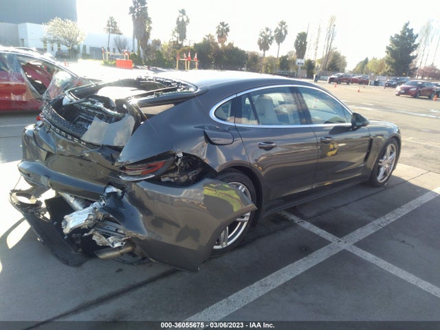 WP0AB2A75JL132127 Porsche Panamera 4s