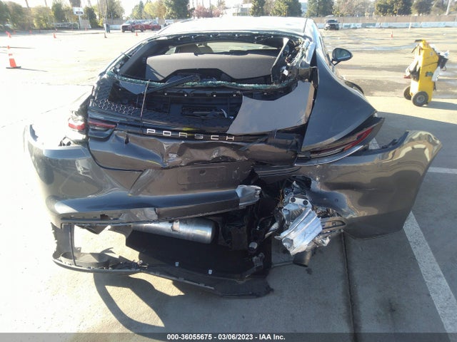 WP0AB2A75JL132127 Porsche Panamera 4s