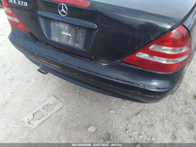 2001 MERCEDES-BENZ SLK-CLASS VIN: WDBKK65F81F234886