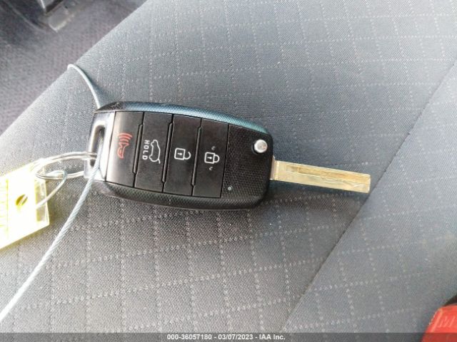5XYPG4A30GG171734 KIA SORENTO LX
