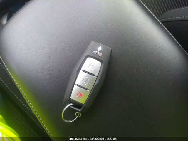 JA4J3TA8XNZ023428 Mitsubishi Outlander Es