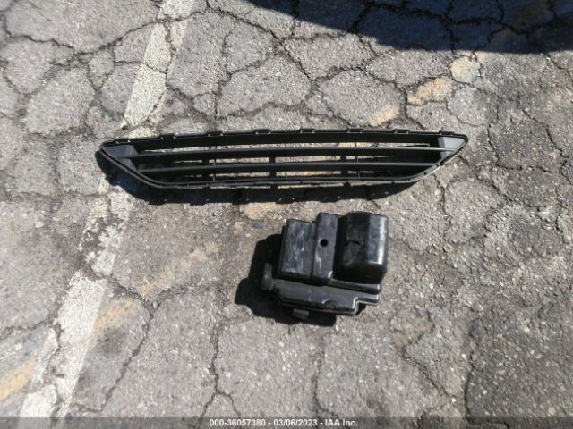 KNMAT2MT6HP588582 Nissan ROGUE SV