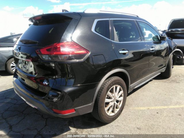 KNMAT2MT6HP588582 Nissan ROGUE SV