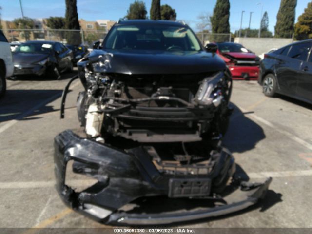 KNMAT2MT6HP588582 Nissan ROGUE SV