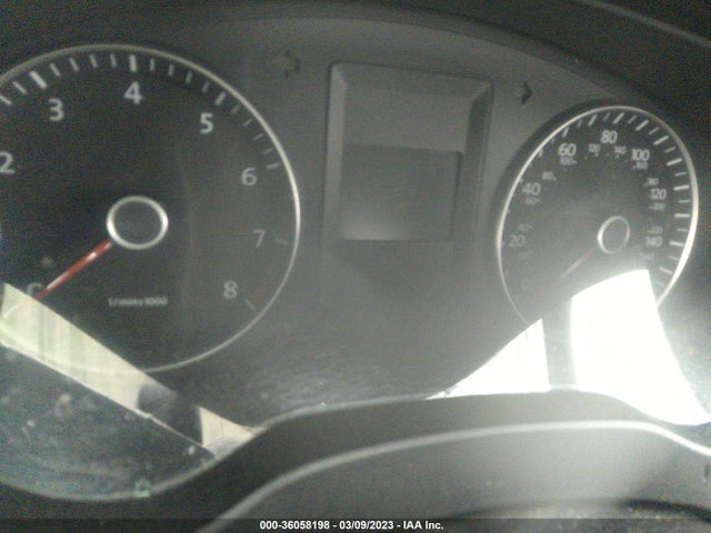 3VWD17AJ2EM405549 Volkswagen Jetta Sedan Se