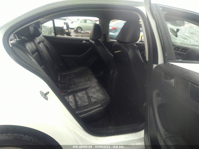 3VWD17AJ2EM405549 Volkswagen Jetta Sedan Se