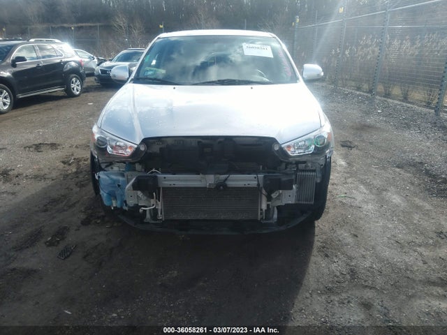 JA4AR3AW6JZ033462 Mitsubishi Outlander Sport Se 2.4