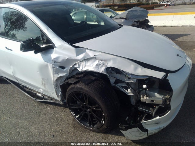 Tesla Model Y Long Range 2022 7SAYGDEE5NF408953 Image 7