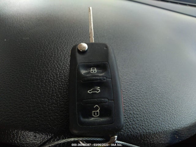 2013 VOLKSWAGEN JETTA SEDAN SE VIN: 3VWDP7AJXDM403254