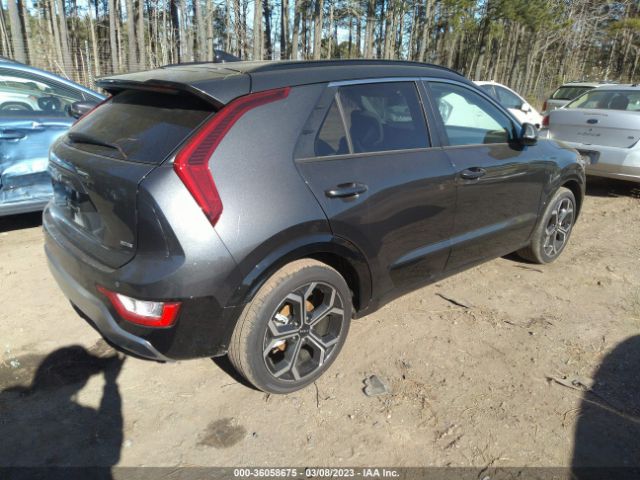 KNDCR3LE2P5046499 KIA Niro Ex Touring