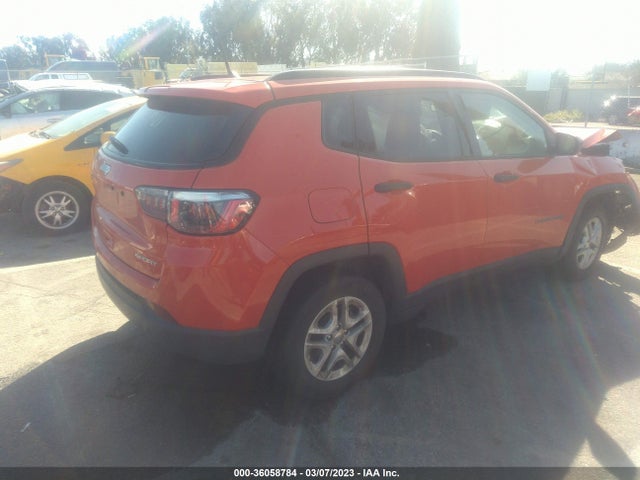 3C4NJCAB1JT233121 Jeep Compass Sport