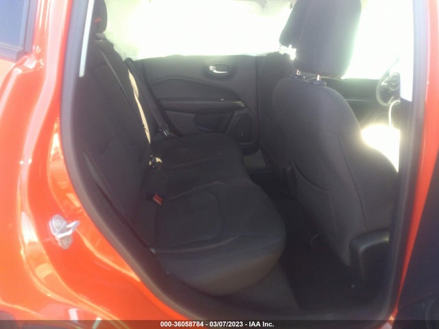 3C4NJCAB1JT233121 Jeep Compass Sport
