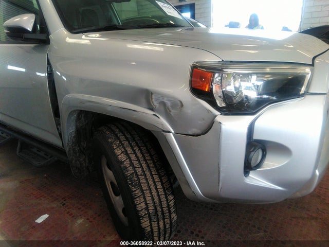 Toyota 4RUNNER SR5 2018 JTEBU5JR4J5508916 Image 4