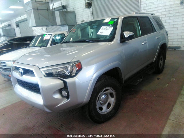 Toyota 4RUNNER SR5 2018 JTEBU5JR4J5508916 Image 2