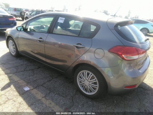 KNAFK5A87G5646832 KIA Forte 5-door Lx