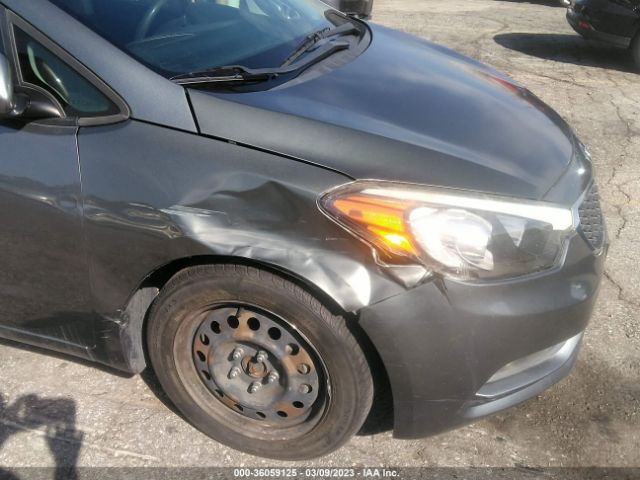 KNAFK5A87G5646832 KIA Forte 5-door Lx