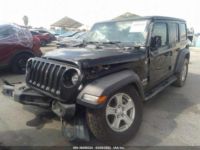 1C4HJXDG4JW239923 Jeep Wrangler Unlimited Sport S