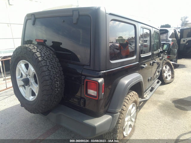 1C4HJXDG4JW239923 Jeep Wrangler Unlimited Sport S