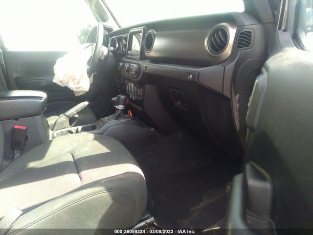 1C4HJXDG4JW239923 Jeep Wrangler Unlimited Sport S