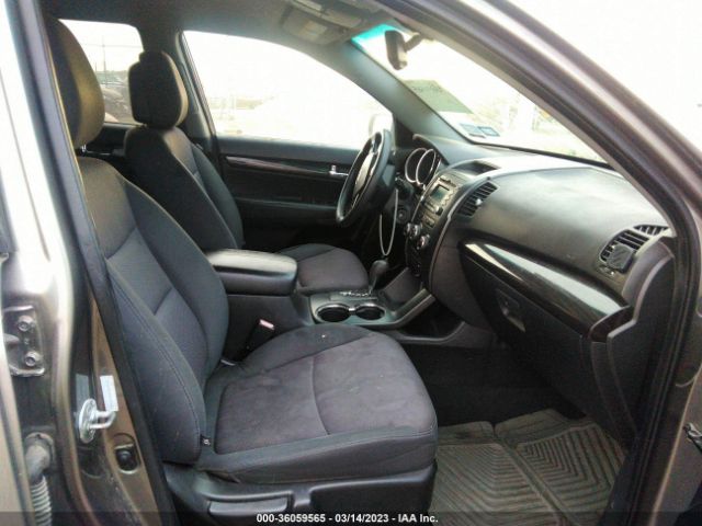 5XYKTDA29CG283083 KIA SORENTO LX
