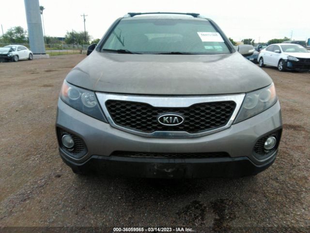 5XYKTDA29CG283083 KIA SORENTO LX