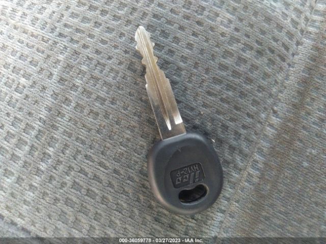 KNDJD736X85840173 KIA SORENTO EX