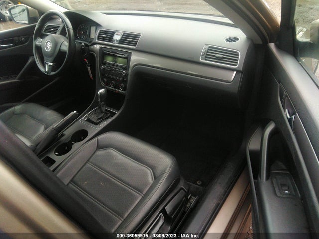 1VWAT7A3XFC101094 Volkswagen Passat 1.8t Wolfsburg Ed