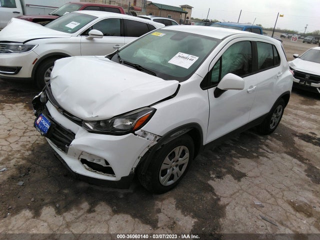 Chevrolet TRAX LS 2018 KL7CJKSB2JB574980 Image 2