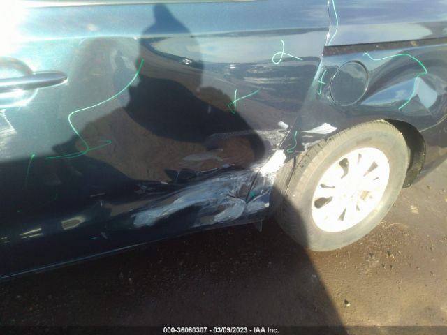KNDMB5C14G6101515 KIA SEDONA LX
