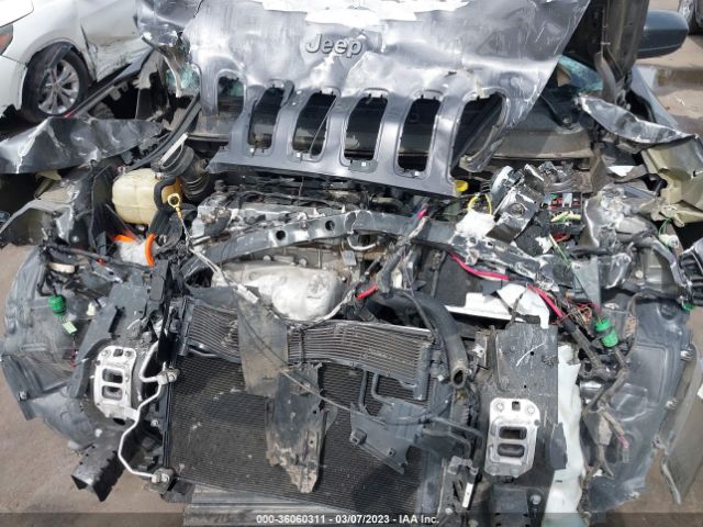 1C4PJLAB8GW336239 Jeep Cherokee Altitude