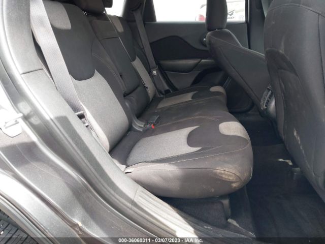 1C4PJLAB8GW336239 Jeep Cherokee Altitude