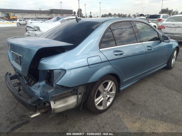 2011 MERCEDES-BENZ C-CLASS C 300 VIN: WDDGF5EB2BR136266