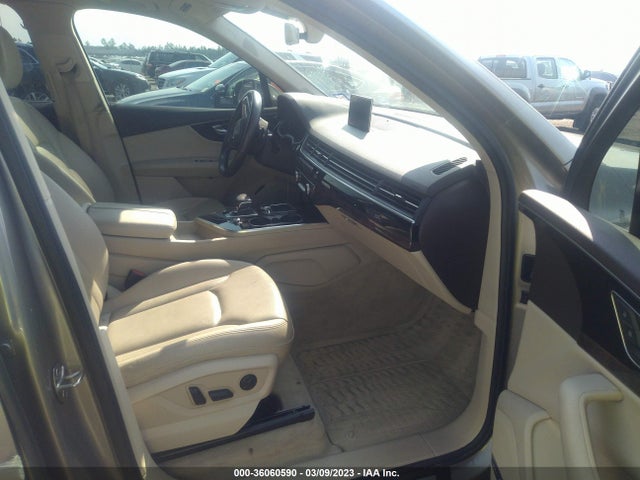 WA1LAAF75HD013801 Audi Q7 Premium Plus