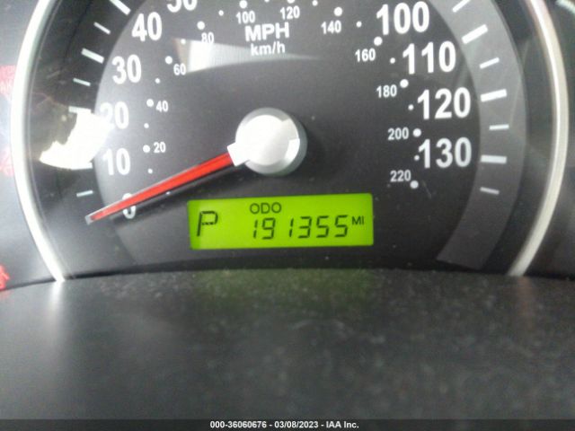 KNDMH4C33A6361096 KIA SEDONA EX