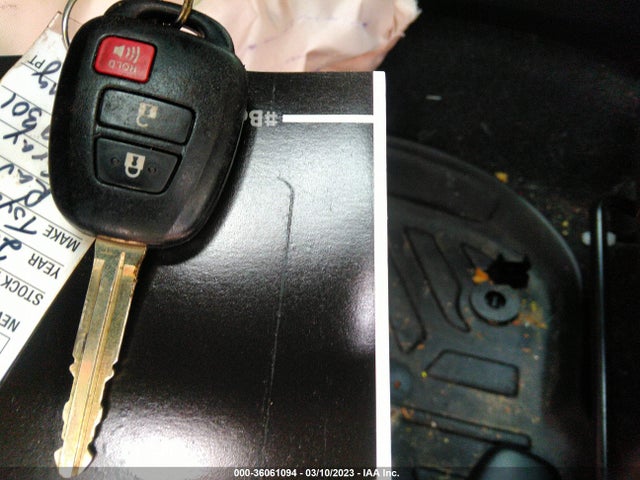 Toyota Rav4 Xle 2015 JTMWFREV6FD059301 Image 3