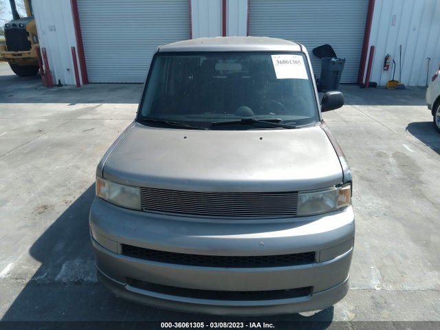 2005 SCION XB VIN: JTLKT334950174614