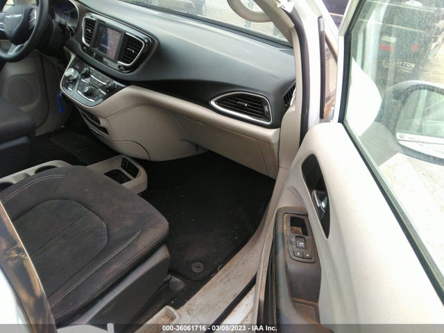 Chrysler Voyager L 2020 2C4RC1AG3LR111281 Image 6