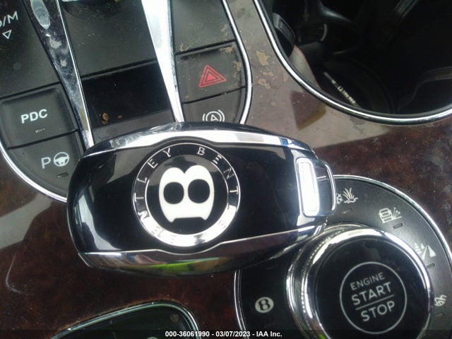2017 Bentley Bentayga, VIN: SJAAC2ZV7HC013071