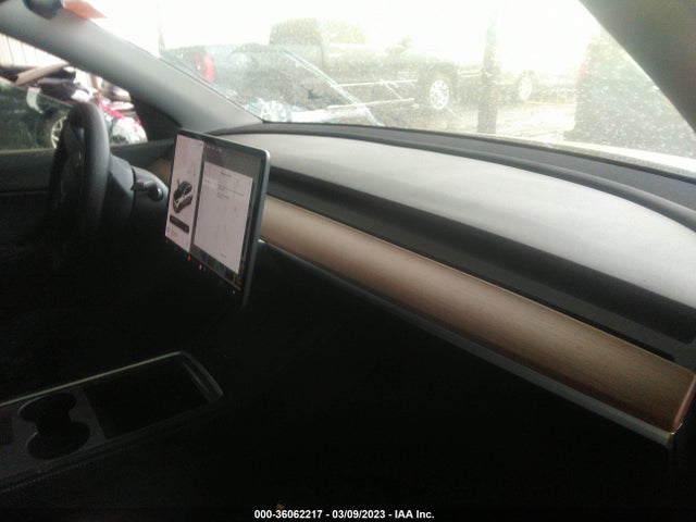 Tesla Model Y Long Range 2021 5YJYGDEE3MF255565 Image 6