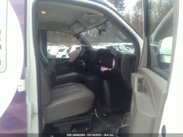 Chevrolet EXPRESS CARGO VAN 2019 1GCWGAFP0K1199144 Image 6