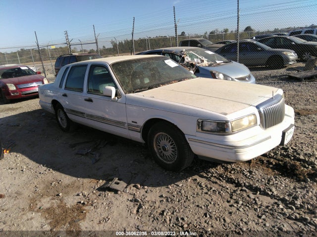 36062836 :رقم المزاد ، 1LNLM82WXSY725431 vin ، 1995 Lincoln Town Car Signature/spinnaker مزاد بيع