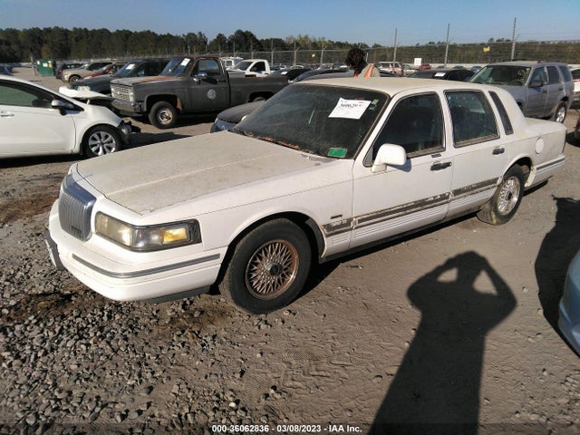 36062836 :رقم المزاد ، 1LNLM82WXSY725431 vin ، 1995 Lincoln Town Car Signature/spinnaker مزاد بيع