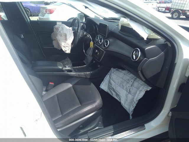 2015 MERCEDES-BENZ GLA-CLASS GLA 250 VIN: WDCTG4EB1FJ113320