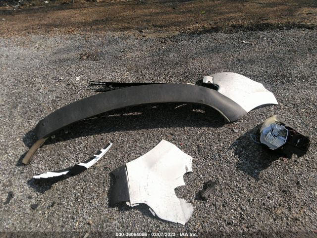 KNDJP3A53E7043757 KIA SOUL +