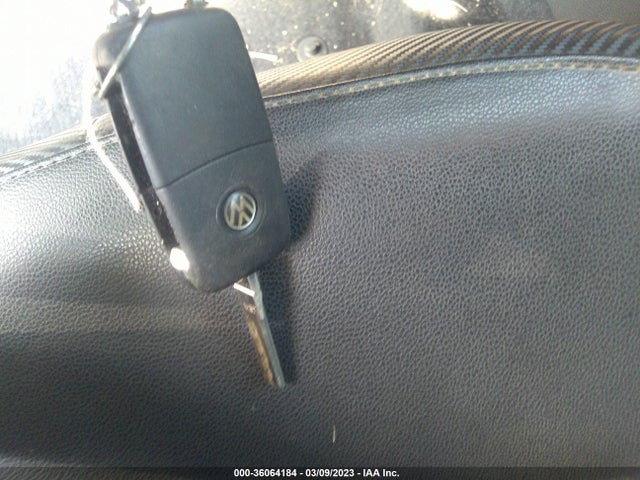 2012 VOLKSWAGEN BEETLE 2.5L W/SUN/SOUND/NAV PZEV VIN: 3VWJP7AT8CM629263