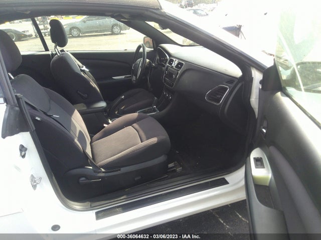 Chrysler 200 Touring 2013 1C3BCBEB2DN696587 Image 6